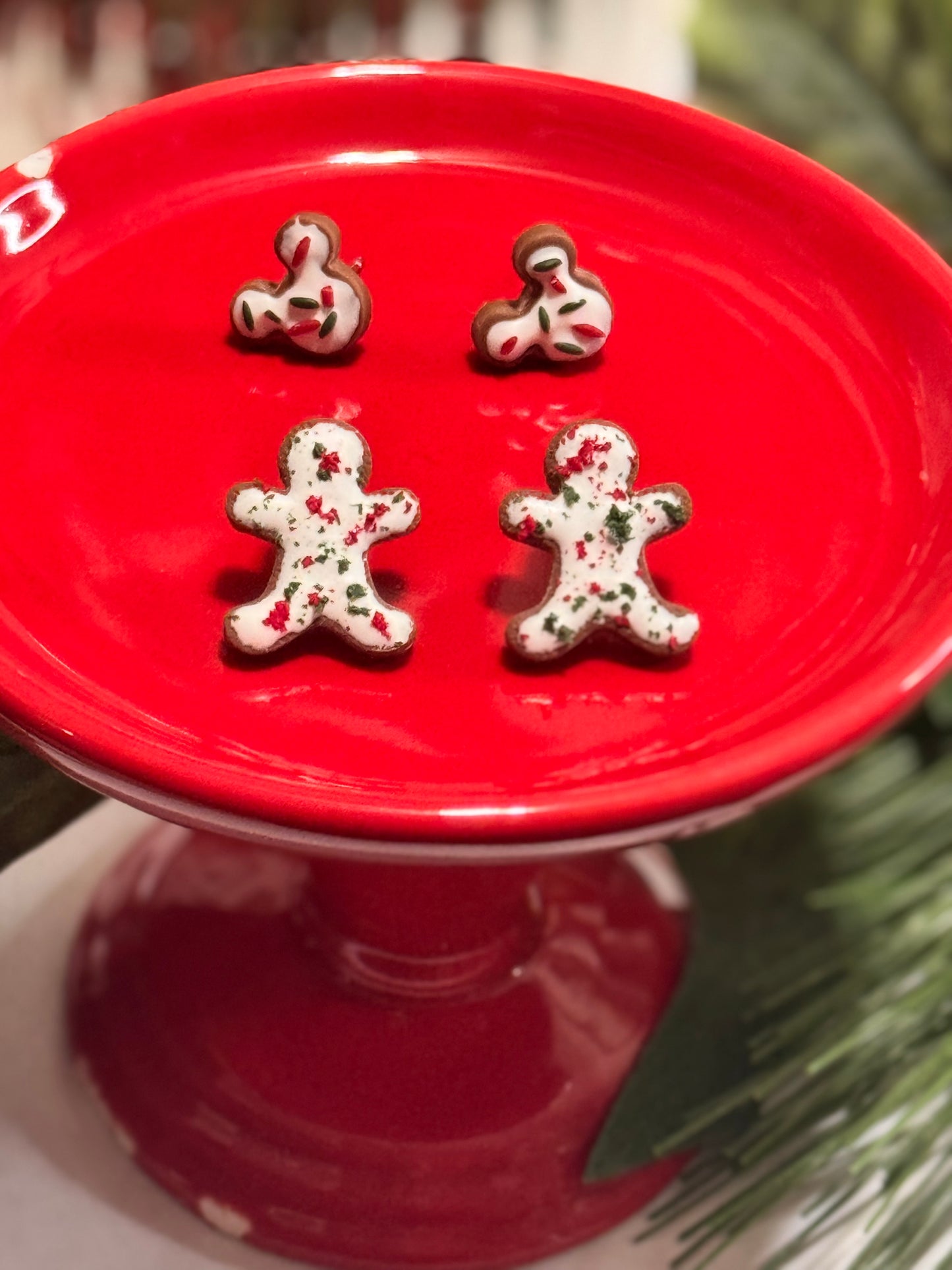 Gingerbread studs