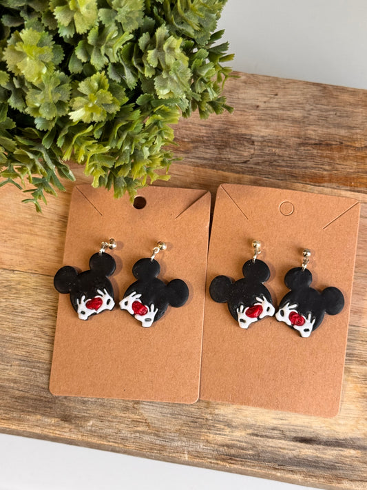 Mickey heart hands