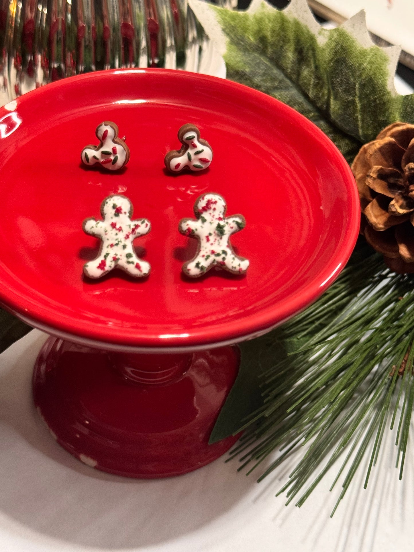 Gingerbread studs