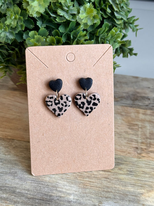Tiny leopard hearts π